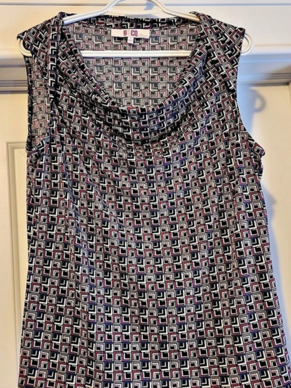 Geometric Print Sleeveless Top
